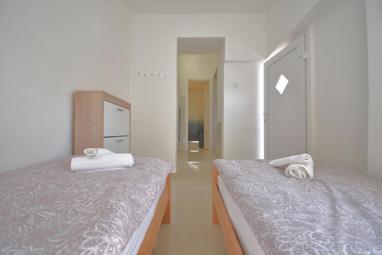 City Centre Apartment With Terrace 2 Pula Bagian luar foto